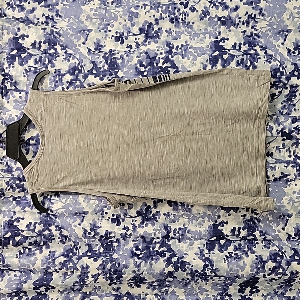Like New Disney's Mickey Mouse Tank Top 🌈 - Picture 4 of 4